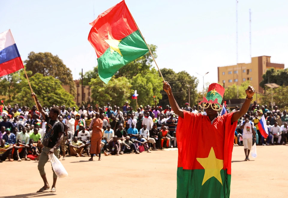Переходное правительство Буркина-Фасо заявило о предотвращении попытки госпереворота.