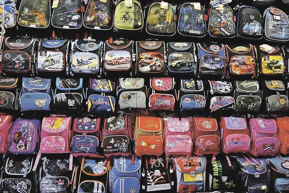 Для школьников Геническа доставили самые модные и удобные рюкзаки. Фото: Министерство образования Херсонской области
