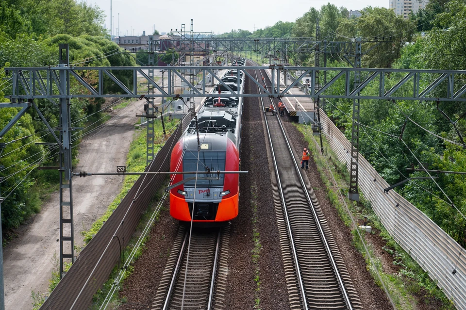 Время в пути по ВСМ составит 2 часа 15 минут.