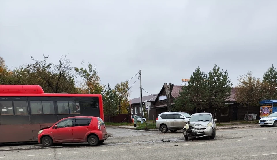 В лобовом столкновении пострадали три жителя Хабаровска Фото: ГИБДД Хабаровска