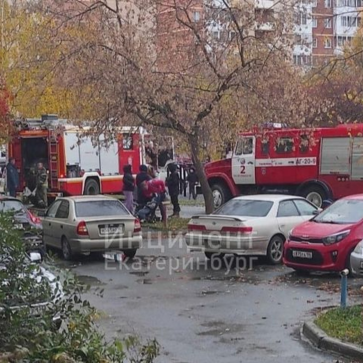 На улице Репина из горящего 10-этажного дома эвакуировались 15 человек -  KP.RU