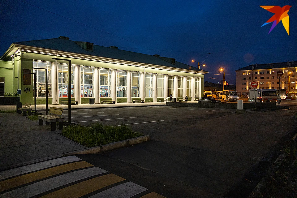 Оплачивать парковку можно наличными и через терминал.