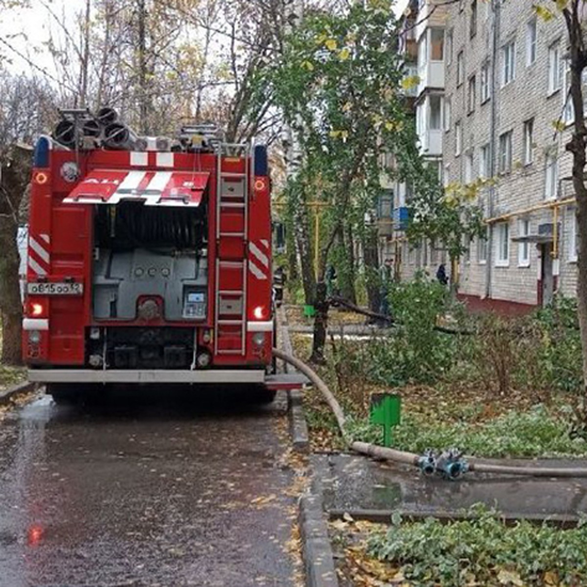 Двадцать человек эвакуировали из горящей пятиэтажки на Автозаводе - KP.RU