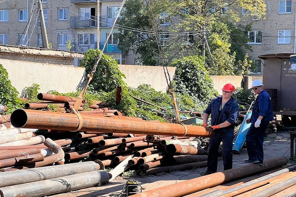 Ямальские специалисты завершают подготовку к зиме в Волновахском районе ДНР. Фото: t.me/kazinchenko