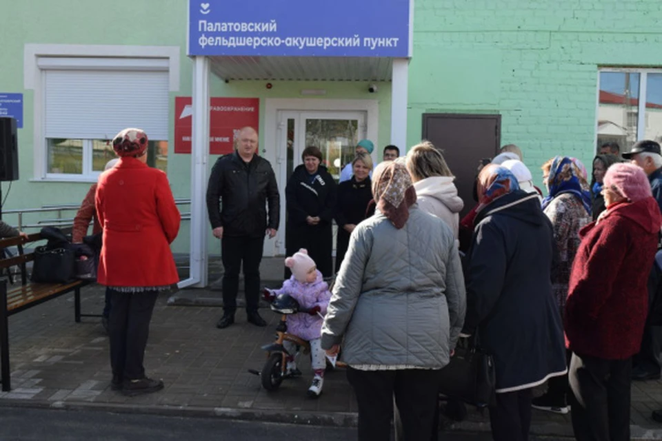 В ФАПе в Платово проведены кровельные работы, утеплен и декоративно оформлен фасад.