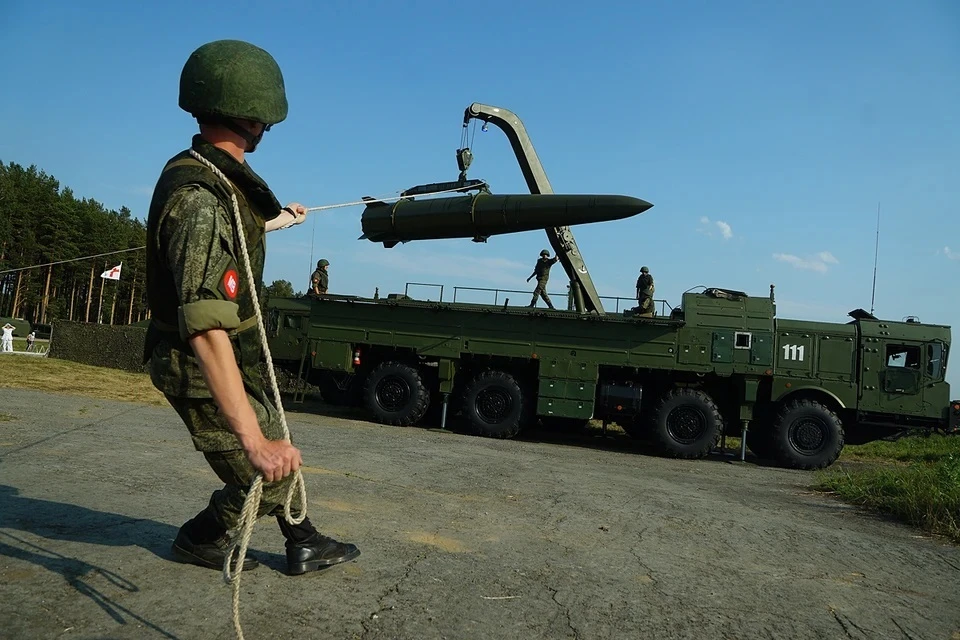 Политолог Косоруков: мир снова вступил на путь гонки вооружений
