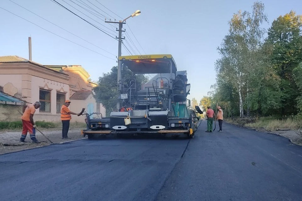 В городах ДНР с начала года уже восстановлено порядка 150 км муниципальных дорог. Фото: Минтранс ДНР