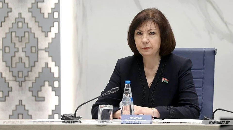 Глава Совета Республики Наталья Кочанова высказалась о ношении значков с госсимволикой и пионерских галстуков. Фото: БелТА