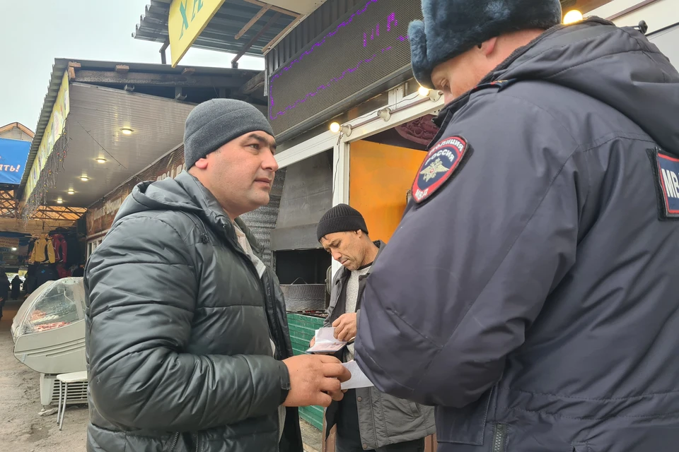 Стражи порядка работают в отдельных районах города