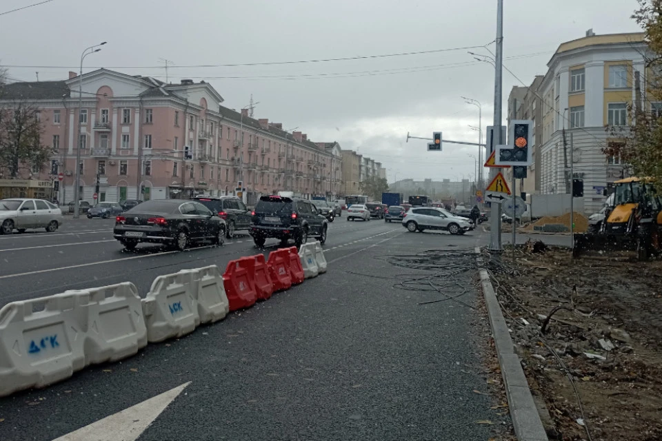 Готовность ремонта тротуаров на Тверском проспекте в этом году должна составить чуть более 50 процентов.