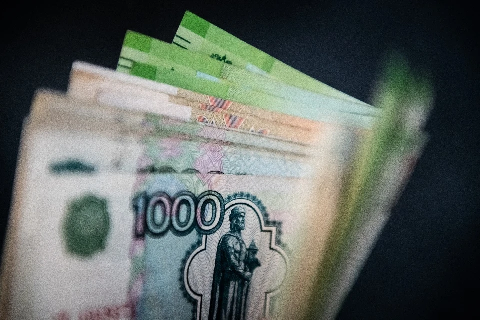 Инвестстратег объяснил, почему рубль резко вырос после повышения ключевой ставки