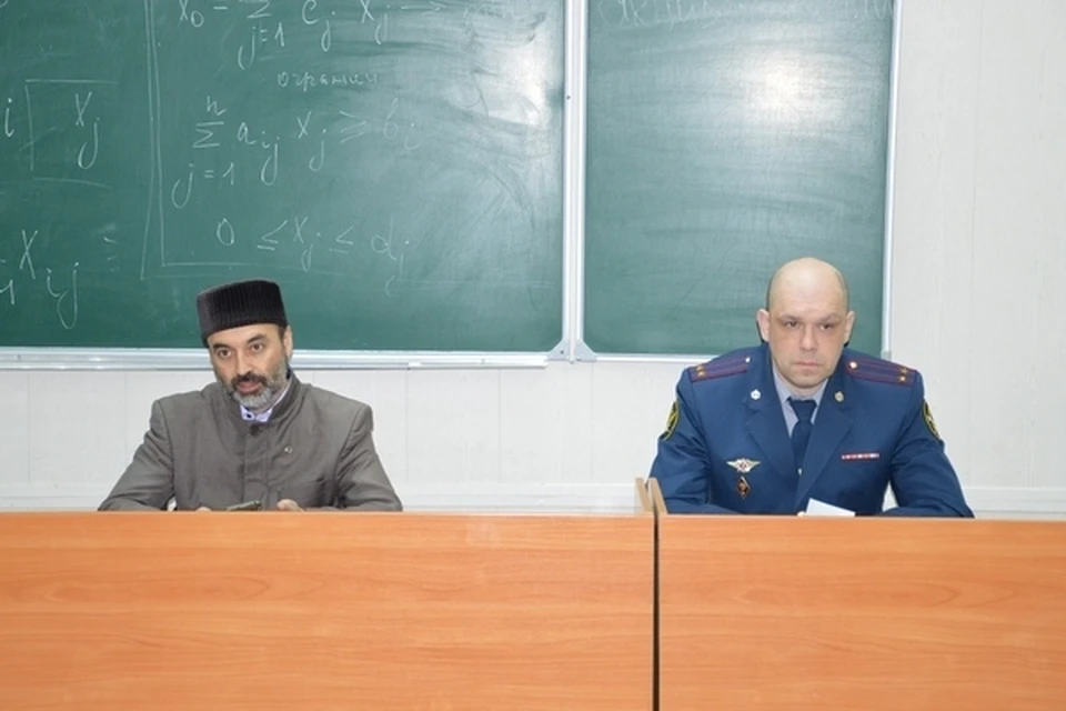 Руководитель ДУМ Рязанской области Рашид Бултачеев встретился с курсантами академии ФСИН.