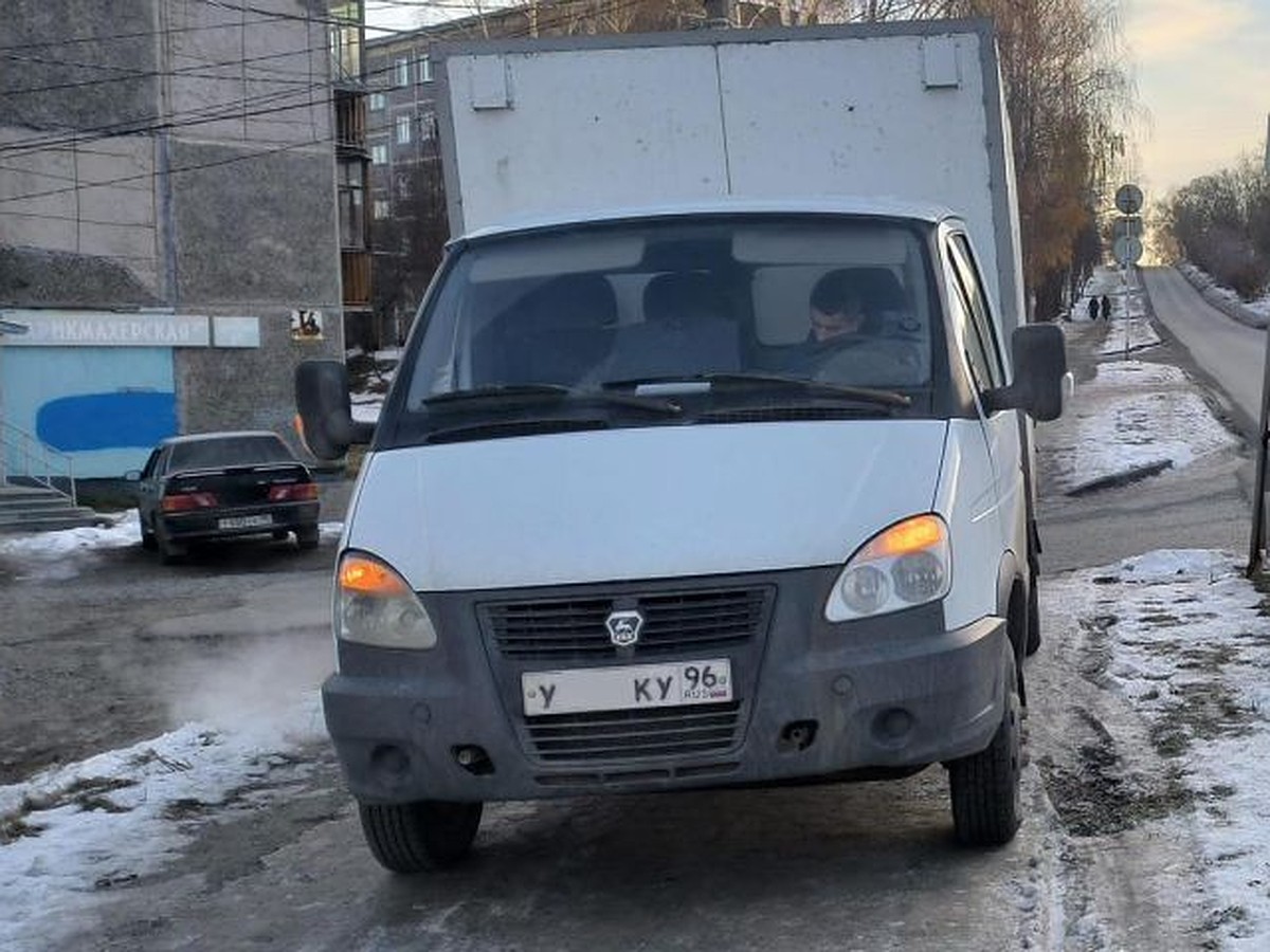 В Первоуральске грузовик, сдавая назад, задавил 77-летнюю женщину - KP.RU