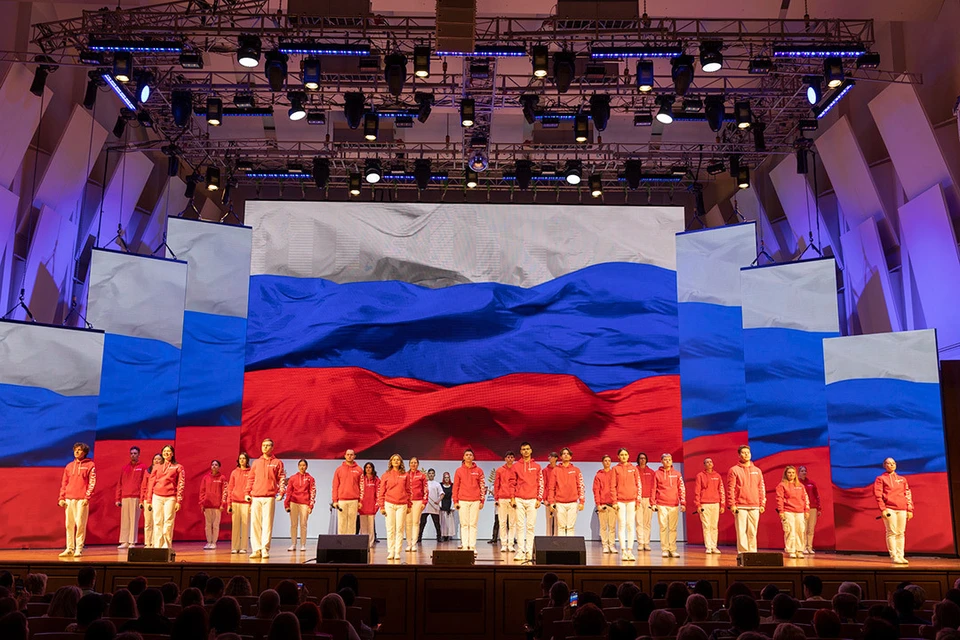 Концерт прошел под девизом «Народов много-родина одна!». Фото: Е. Ю. Хитрин