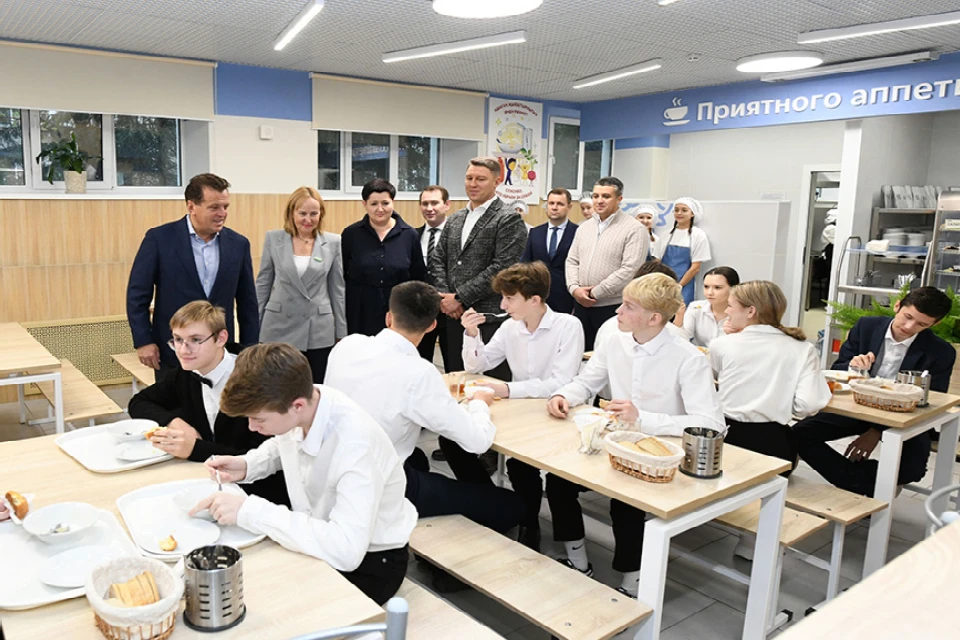 Всего в этом году в Казани провели капремонт в 17 школах, отремонтировали 21 пищеблок и 21 спортзал. Фото: kzn.ru/