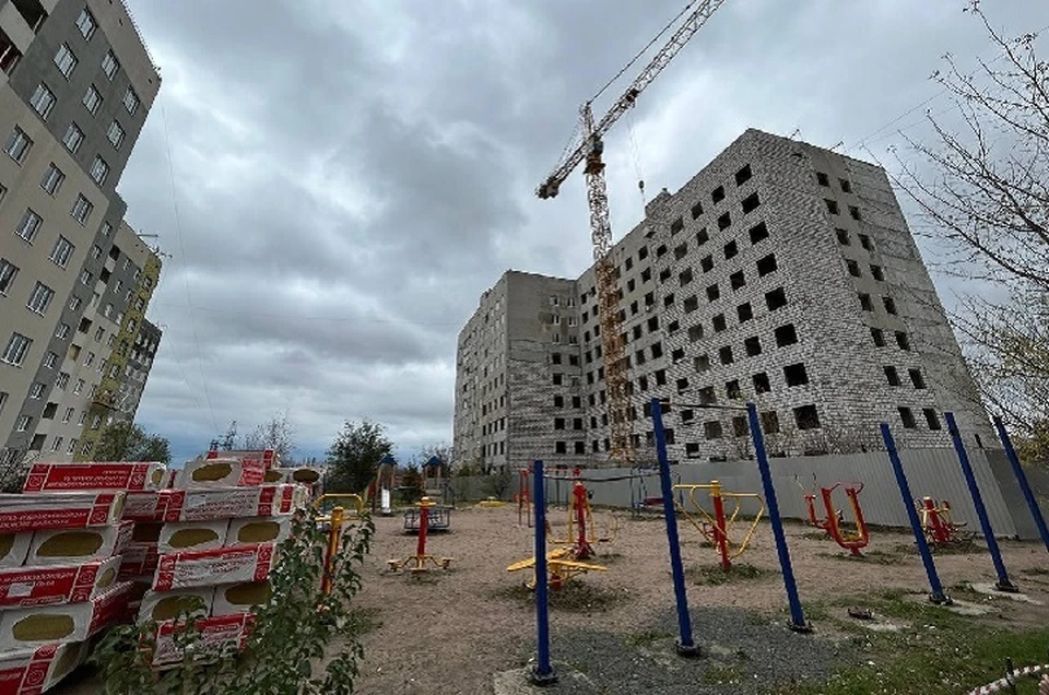 В портовом городе ДНР развивается в том числе и строительство коммерческого жилья. Фото: ТГ/Хуснуллин