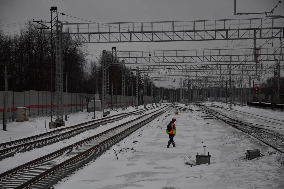 Инцидент произошел на перегоне между станциями Арбузовка − Дальний.