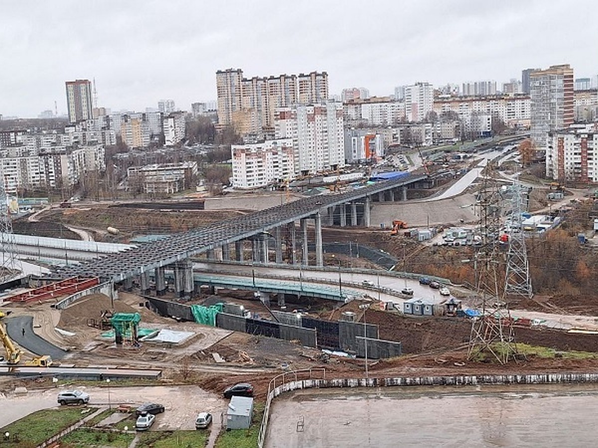 В Перми завершили надвижку пролетов нового моста над долиной реки Ива -  KP.RU