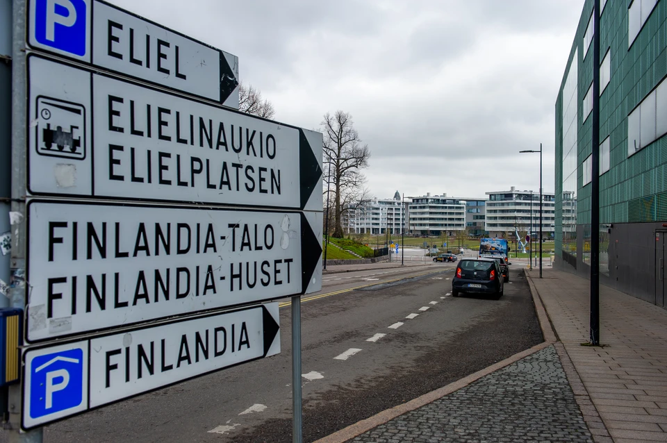 На велосипедах в Финляндию теперь тоже не проедешь - остаются только автобусы.