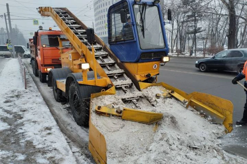 Свыше 2 тысяч тонн снега вывезли с улиц Иркутска за выходные