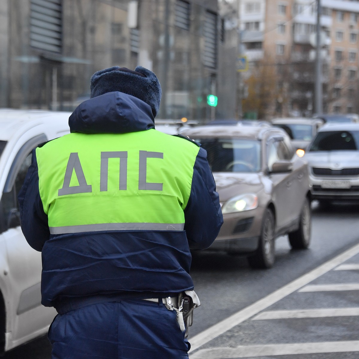 ДПС вне стереотипов: чем занимаются автоинспекторы и что могут делать  водители - KP.RU