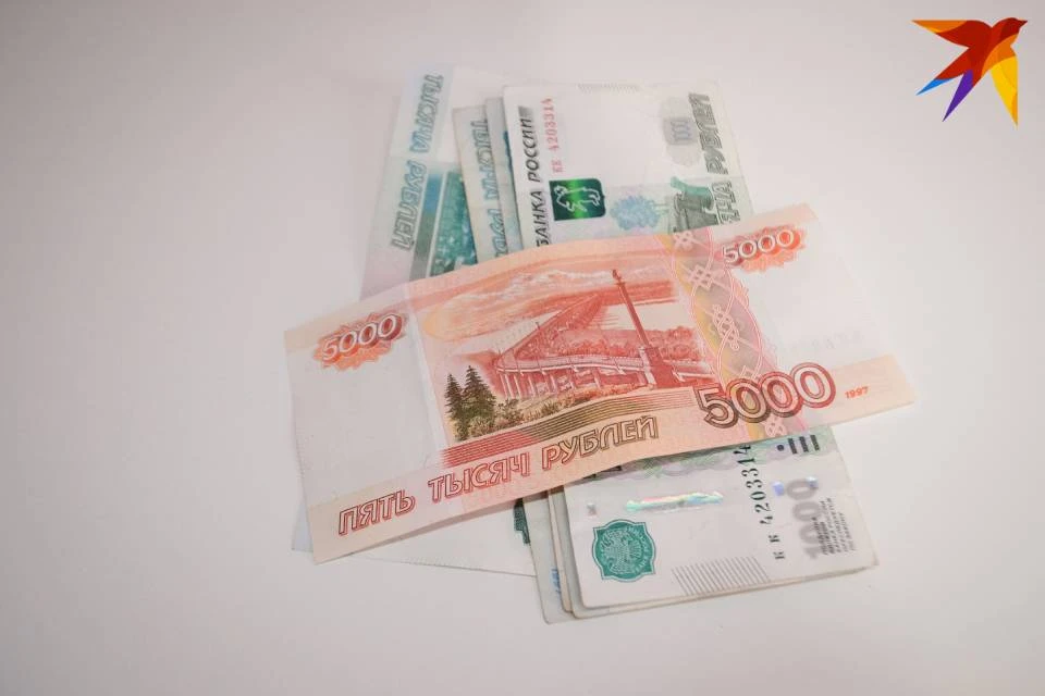 Мошенника 86-летняя жительница Кировска отдала 100 тысяч рублей.