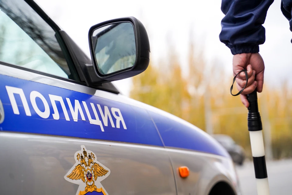 Сотрудники полиции задержали владельца BMW, сбившего женщину на тротуаре