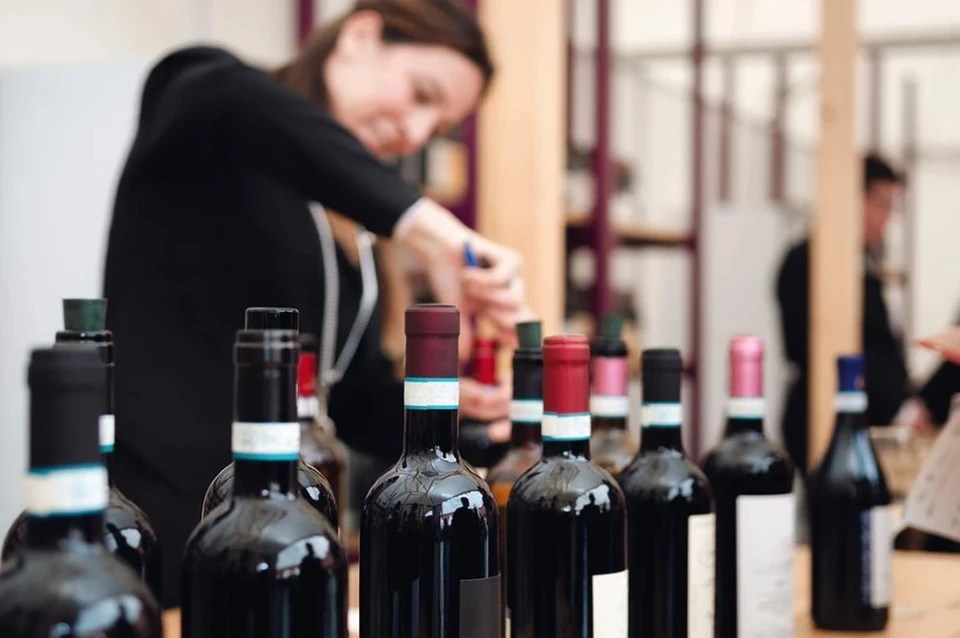 Импорт молодого французского вина в Россию сократился на 40%