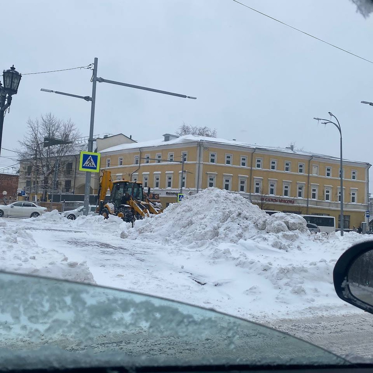 Создан круглосуточный штаб, трассы перекрыты, а снегопад даже не думает  прекращаться: обстановка на дорогах в Ульяновской области 22 ноября - KP.RU