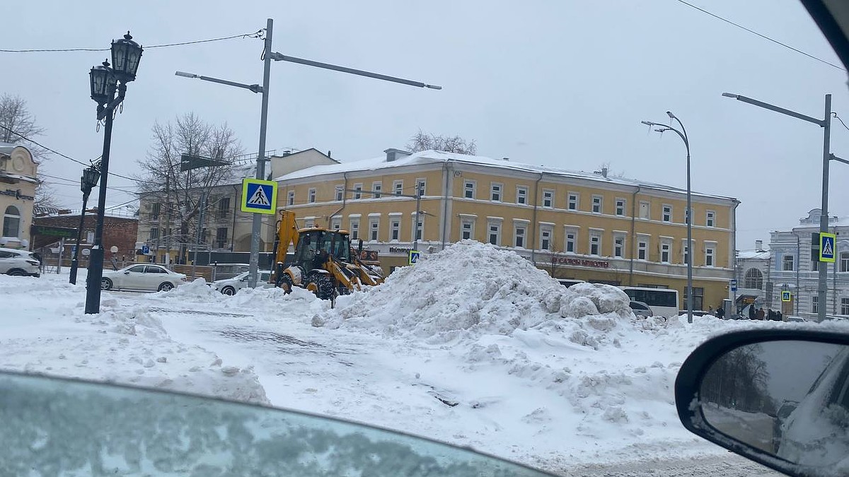 Создан круглосуточный штаб, трассы перекрыты, а снегопад даже не думает  прекращаться: обстановка на дорогах в Ульяновской области 22 ноября - KP.RU