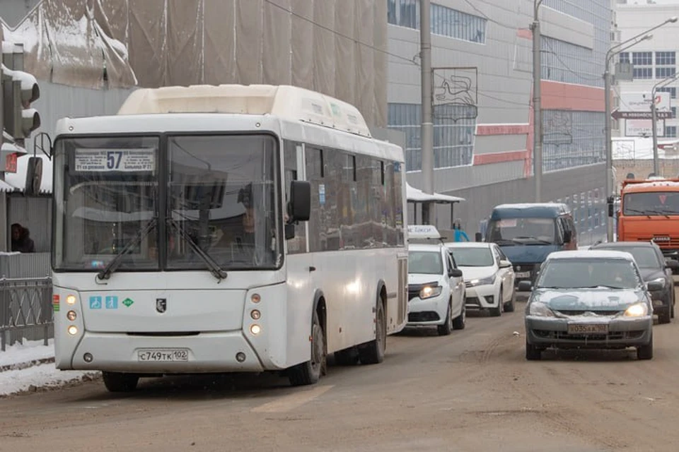 Автобус №57 в Уфе теперь приходится ждать не менее получаса