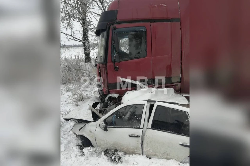Личности погибших и пострадавшего устанавливаются Фото: пресс-служба ГУ МВД РФ по Краснодарскому краю