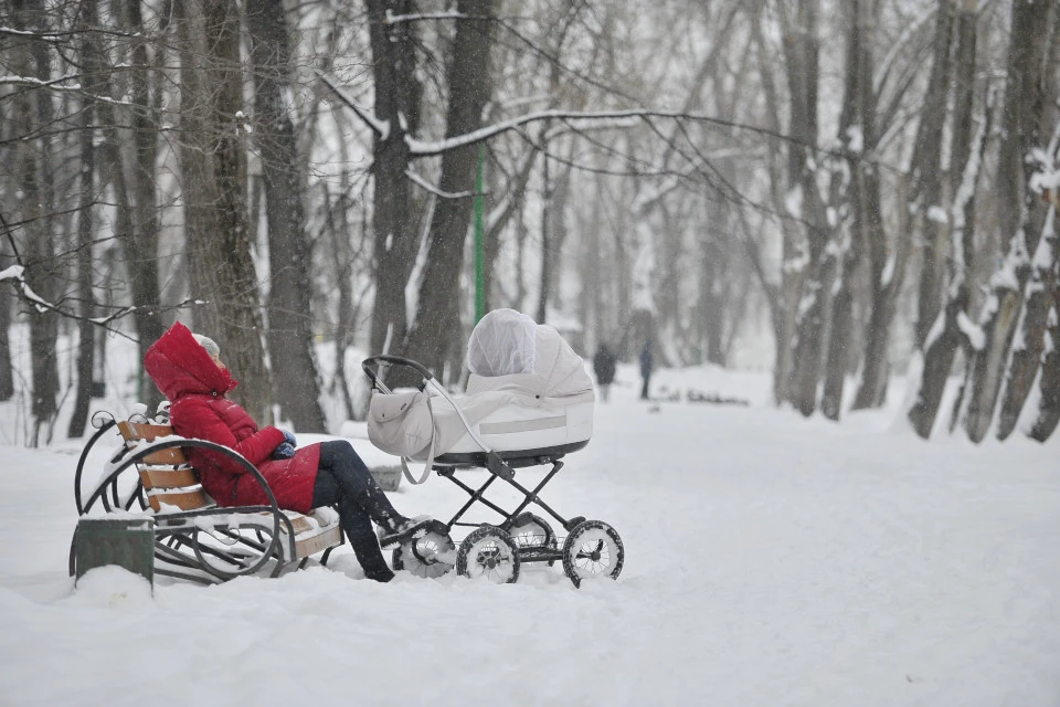 Рожаем по-прежнему меньше, чем умираем.
