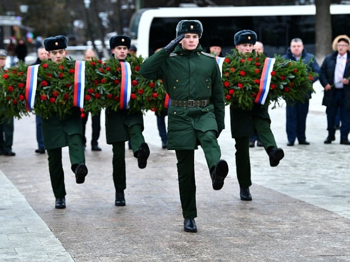 В Ярославле проходит акция «Вахта Героев Отечества» - KP.RU