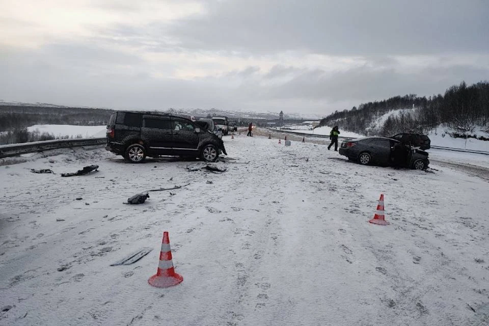 Один человек погиб и трое пострадали в ДТП на Печенгской дороге. Фото: УГИБДД по Мурманской области