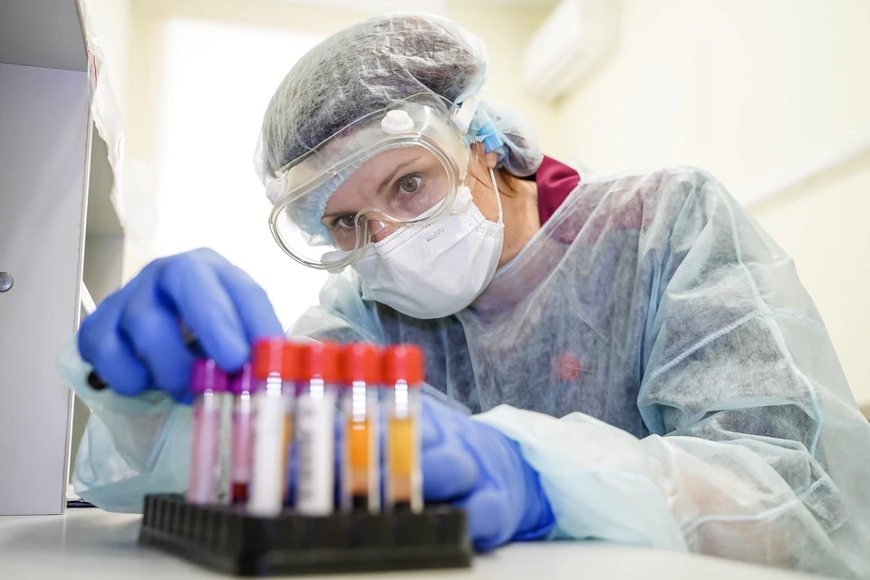 Какие анализы крови позволяют медикам распознать основные угрозы коронавируса для организма?