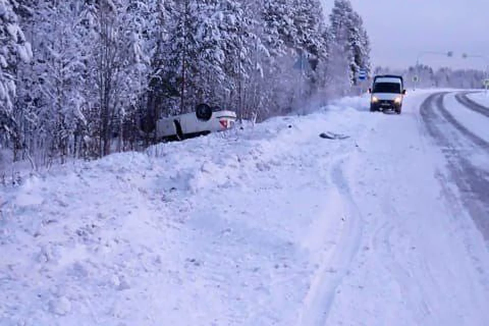 Рано утром 27 ноября в Мурманской области произошла смертельная авария. Фото: УГИБДД по Мурманской области
