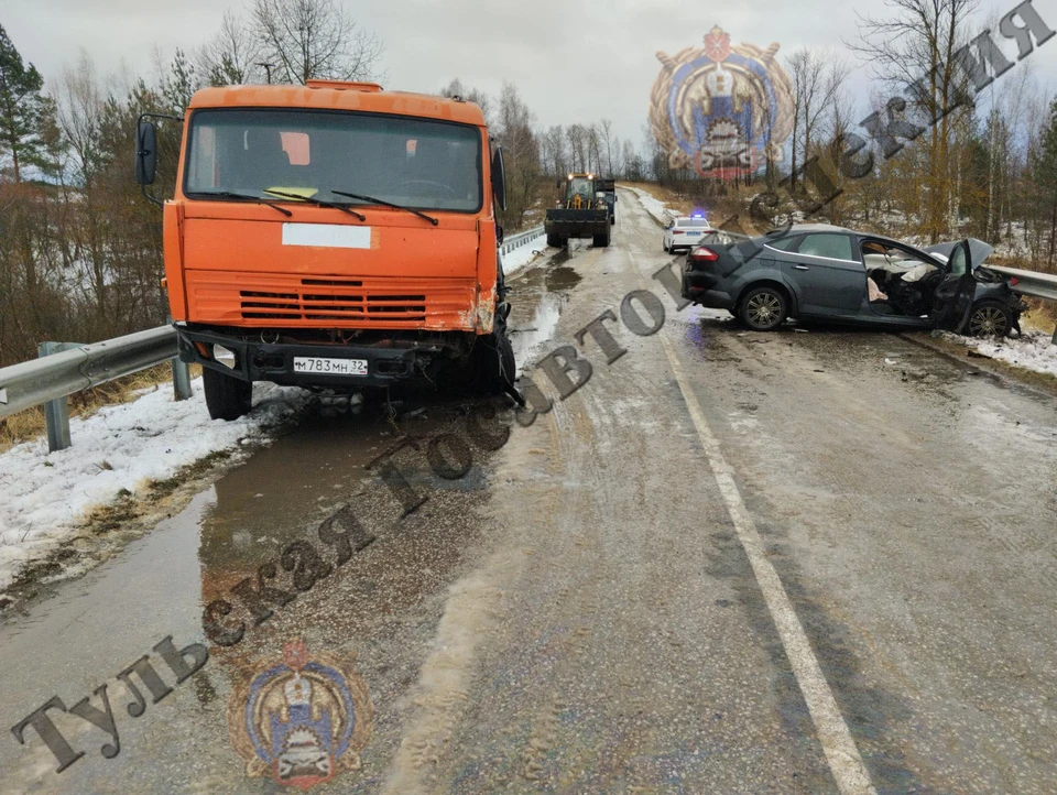 Водителя и пассажир автомобиля Ford госпитализировали в больницу после ДТП в Белевском районе