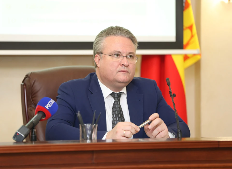 Вадим Кстенин поручил побыстрее переселять воронежцев из аварийного жилья.