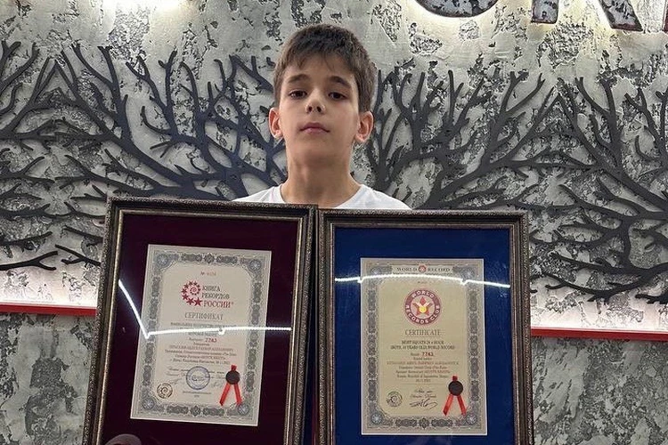 Приседал четыре часа подряд: десятилетний мальчик из Ингушетии поставил мировой рекорд