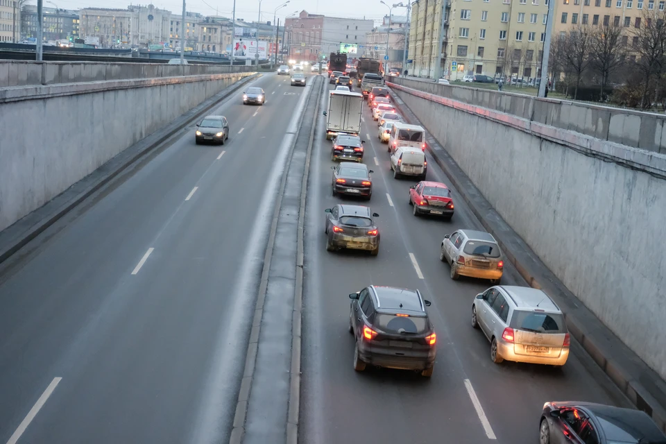 Петербург сковали 9-балльные пробки вечером 30 ноября.