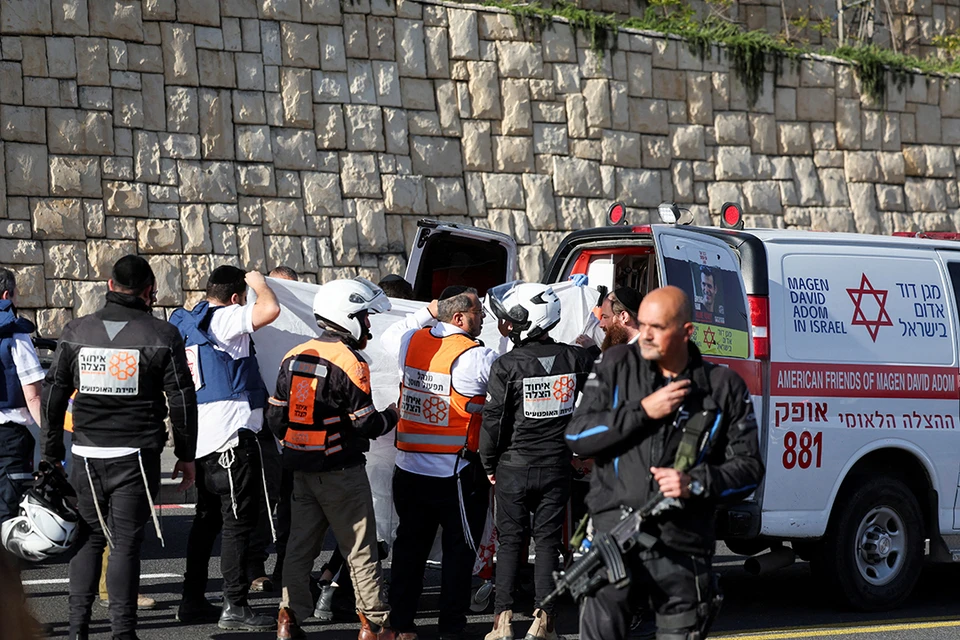 В Иерусалиме скончался раненый во время теракта мужчина, число жертв выросло до четырех.