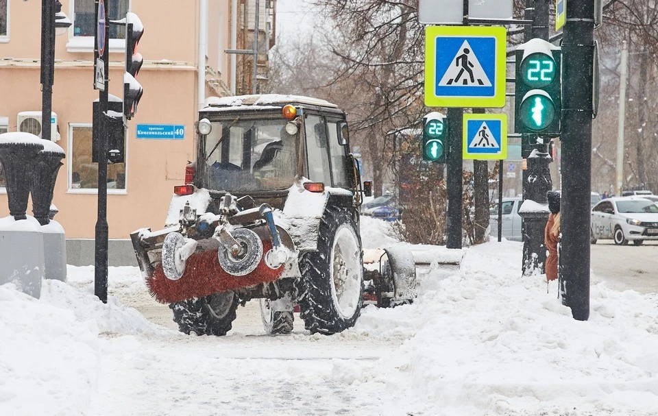 Основные дороги городские службы за ночь почистили и обработали от наледи