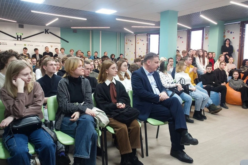 В вузах НСО будут создаваться молодежные клубы «Движения Первых» (Фото: правительство Новосибирской области)