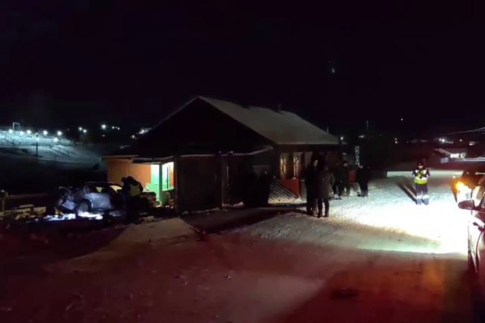В Иркутской области в ДТП погиб водитель, а трех детей госпитализировали