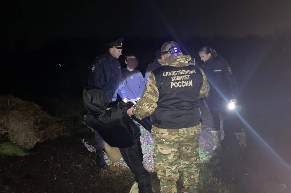 Тело мужчины сбросили в канал и засыпали навозом Фото: пресс-служба СУ СК РФ по Краснодарскому краю