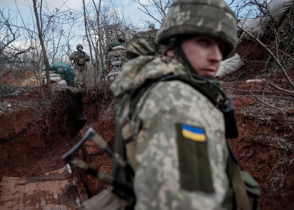 Польские, британские и американские солдаты и офицеры не только тренируют украинских военных на натовских базах, но и уже давно находятся на украинской территории.