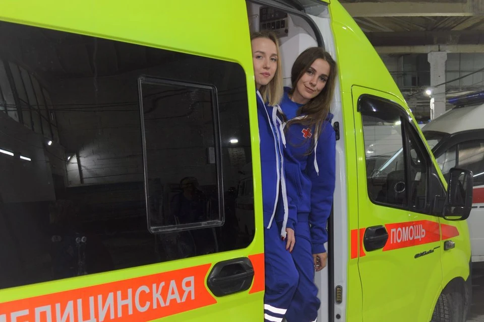 Медики новосибирской скорой помощи получили тысячу комплектов униформы. Фото: Минздрав НСО.