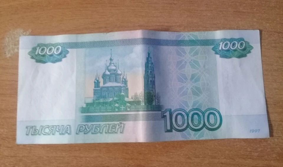 Водителям грозит штраф в размере одной тысячи рублей по ч.3 ст. 12.19 КоАП РФ.