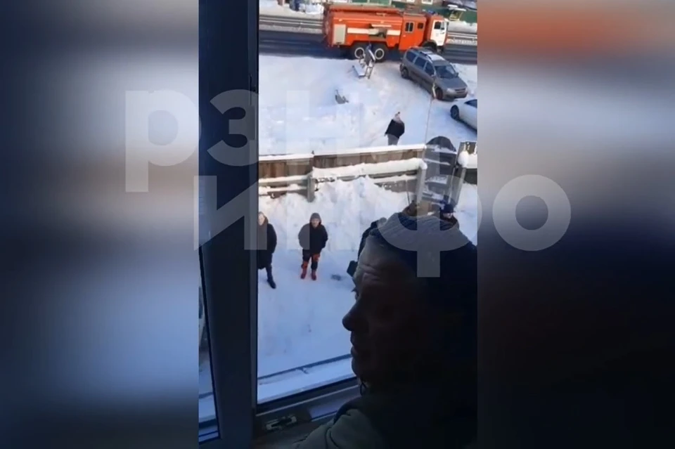 Появилось видео разговора Александра Глебова с полицейскими перед стрельбой.